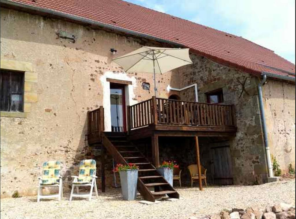 Domaine De La Madeleine Bed & Breakfast Ygrande Exterior photo