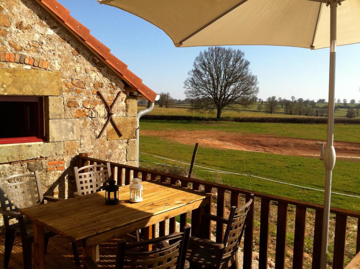 Domaine De La Madeleine Bed & Breakfast Ygrande Room photo