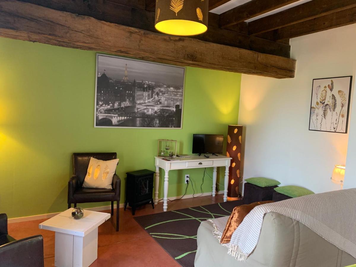 Domaine De La Madeleine Bed & Breakfast Ygrande Exterior photo